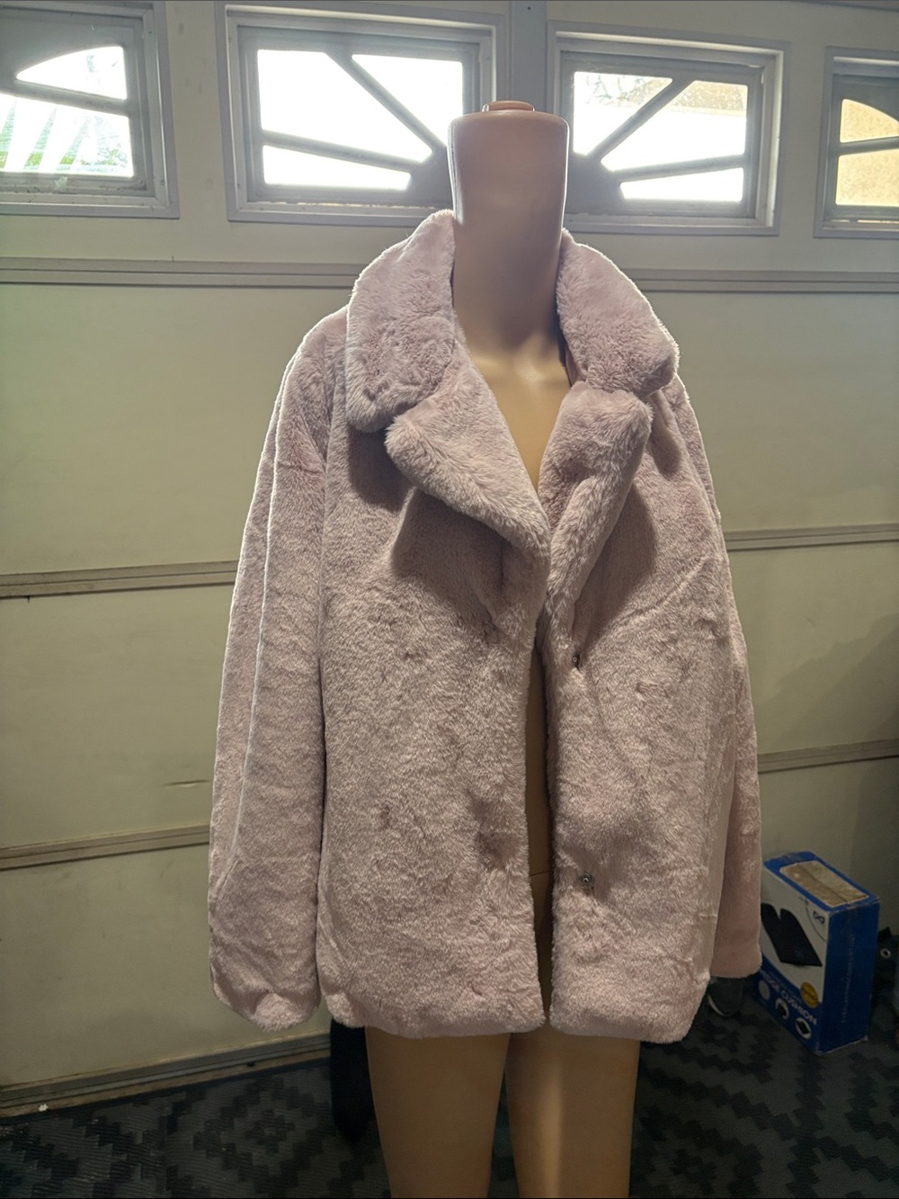 Source Unknown Teddy Faux Fur Jacket in Pale Pink